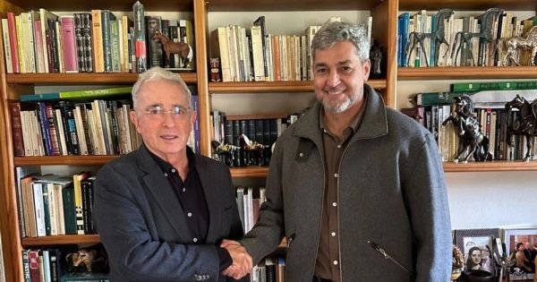 Voormalige presidenten Abdo en Uribe analyseren Latijns-Amerikaanse kwesties