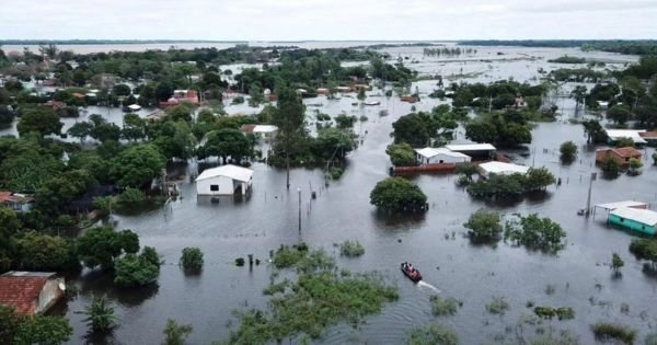 700 gezinnen dakloos na storm