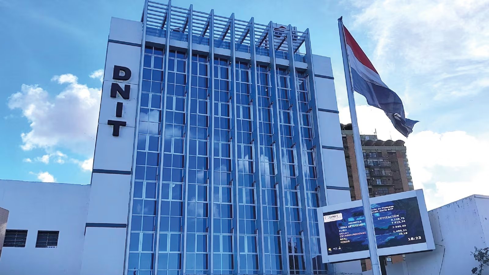 Directeur van de DNIT presenteerde het Collectierapport voor de maand april