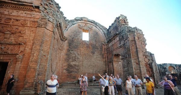 Paraguay streeft naar 10 miljoen toeristen in 2037 met megaparken en buitenlands kapitaal